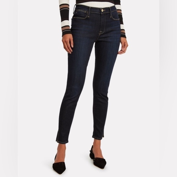 Frame Denim Le High Skinny Outseam Slit
in Dark Denim size 26 - Picture 2 of 13
